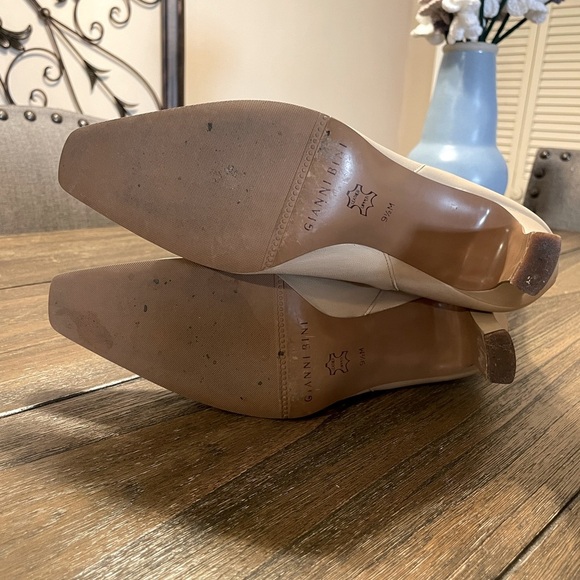 Gianni Bini Cream Leather Heeled Fashion Boots Buckle Strap Size 9.5 Side Zip - Picture 9 of 10